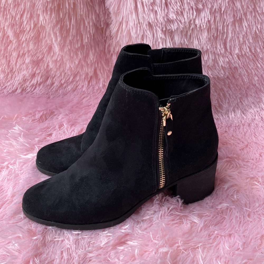 H&M black zip ankle booties with gold tone zipper size 8.5